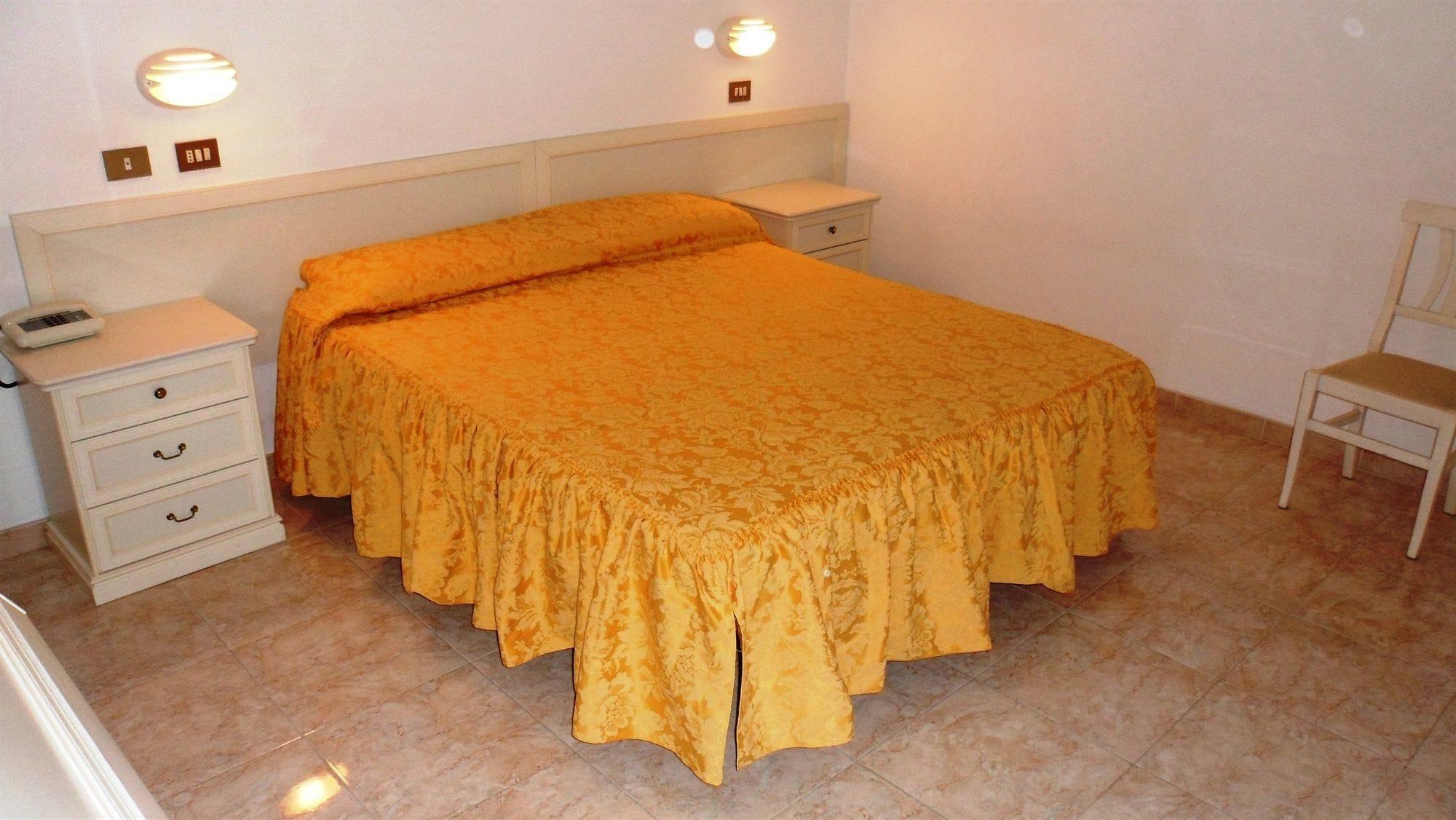 Hotel Reali Chianciano Terme Exterior photo